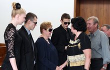 Pohřeb tatínka Gottové: Ivana poslala strohá slova! A Karel jel za prací...