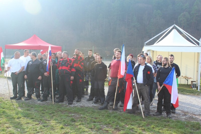 Soutěže v kopání hrobů se zúčastnilo 14 družstev z Polska, Maďarska, Slovenska a Česka