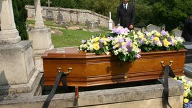 Novela zákona má ztížit nekalé praktiky pohřebních ústavů.(Ilustrační foto)