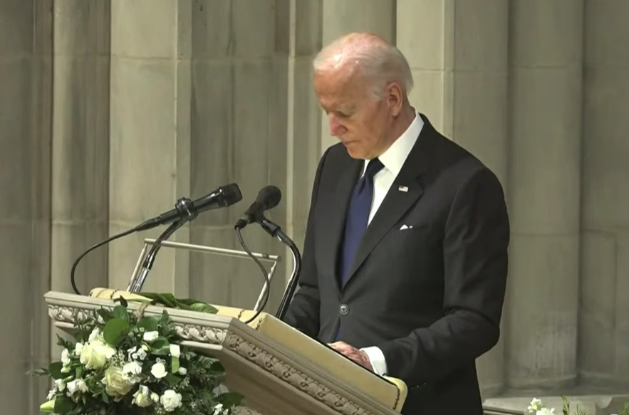 Pohřeb Madeleine Albrightové: Smuteční řeč přednesl americký prezident Joe Biden (27.4.2022)