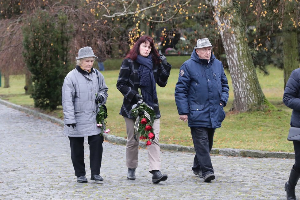 Pohřbu Jaroslava Šmída se zúčastnilo mnoho lidí.