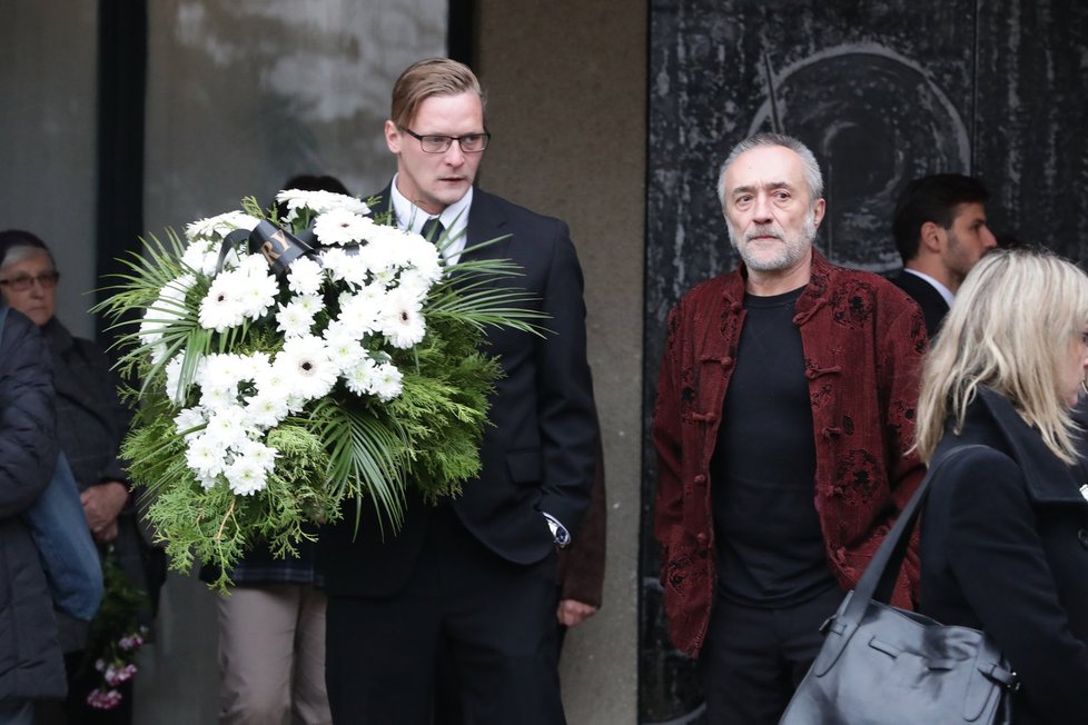Na pohřbu Jaroslava Šmída se sešlo mnoho smutečních hostů.