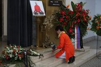 Pohřeb zavražděného učitele Jana K. (†74): Slova o tragédii a uznání. Prezident Zeman poslal věnec