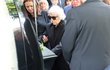 Václav Neckář na pohřbu svého syna Václav Neckář na pohřbu svého syna