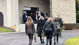 Blízcí se rozloučili se zavražděnou družinářkou Eliškou.