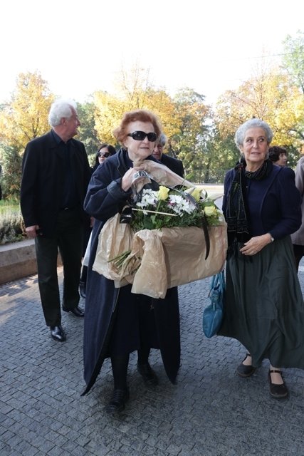 Pohřeb Vlasty Chramostové v Národním divadle.