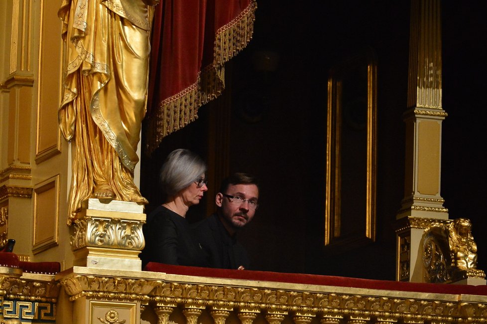 Osazenstvo lóží Národního divadla během pohřbu Vlasty Chramostové