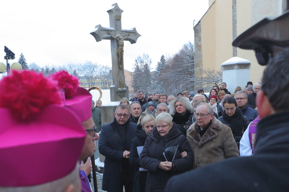 Pohřeb oblíbeného faráře Marcina Źelazného