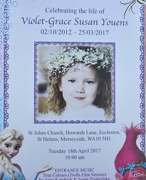 Pohřeb malé Violet byl skutečně jako z pohádky.
