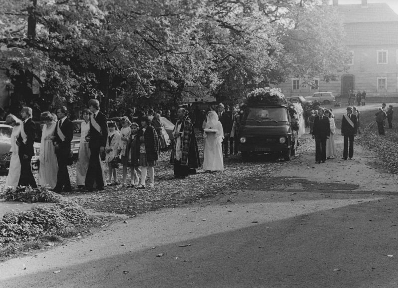 Pohřební služby Sommer založil Antonín Sommer, vyučený tesař, v Říčanech před rokem 1888.