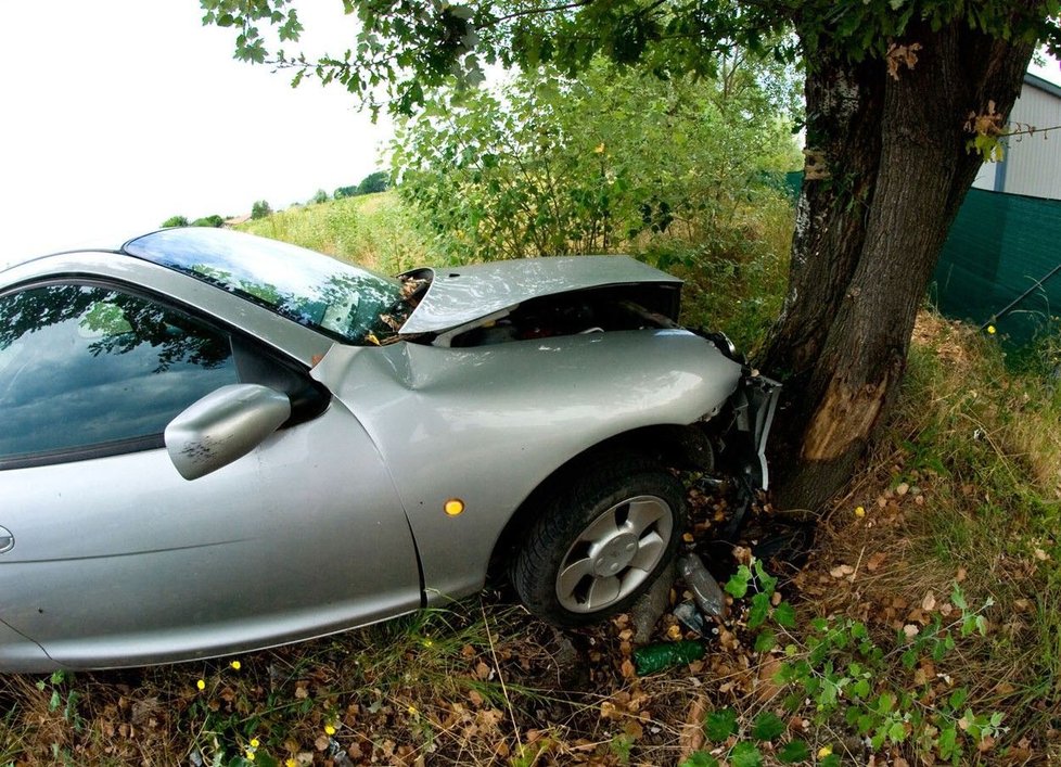 Poškodili jste služební mobil, notebok nebo i vůz? Může vám pomoci pojištění odpovědnosti zaměstnance. (Ilustrační foto)