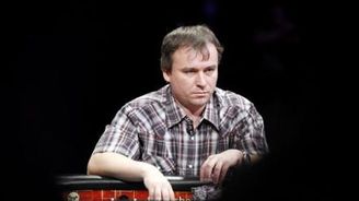 Jak vydělat 150 miliónů? Martin Stazsko hraje poker, takže ví, jak na to