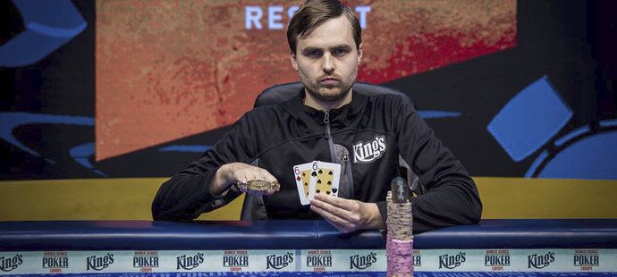 Pokerový profesionál Martin Kabrhel vyhrál rozvadovský turnaj se vstupem 2,6 milionu korun. Porazil 94 soupeřů, což mu zaručilo balík - celkem 68 milionů.