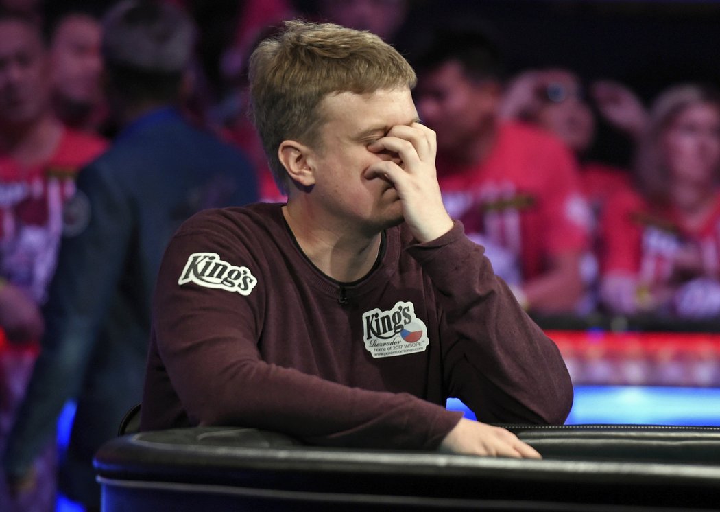 Vojtěch Růžička skončil na turnaji WOSP v Las Vegas pátý a vyhrál 48 milionů korun. Po rozporcování mu ale zbude asi polovina.