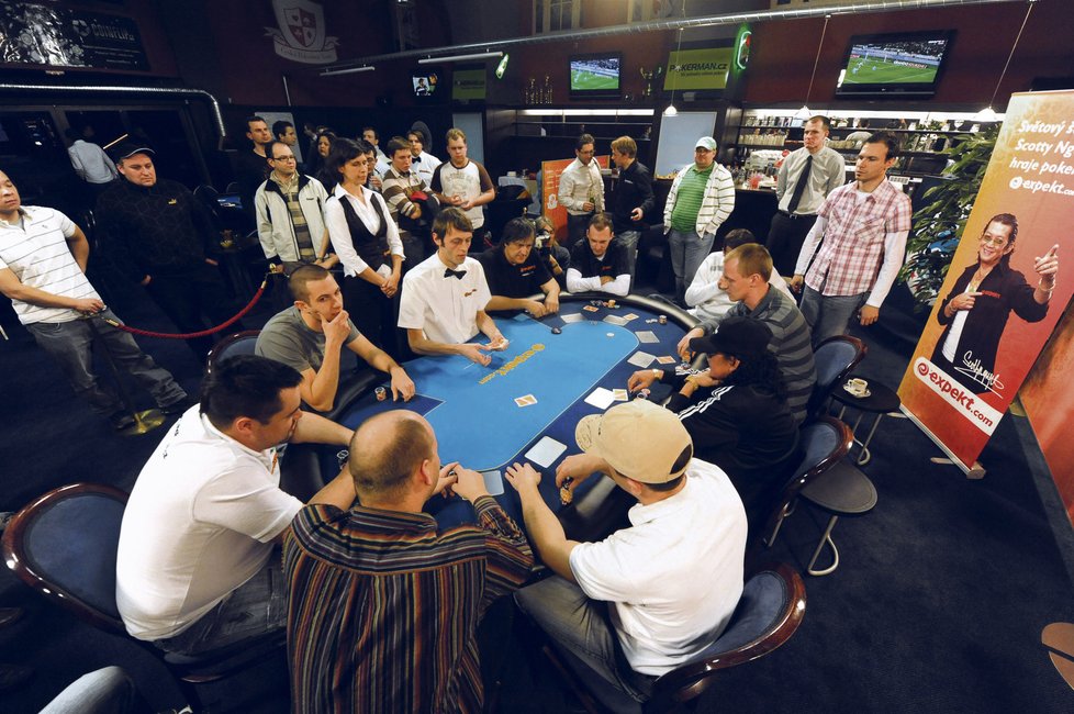 Zasednout k pokerovému stolu s legendárním Scottym Nguyenem je čest – redaktorovi Blesku se to poštěstilo a ještě ho navíc porazil
