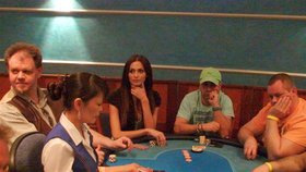 Elůiška Bučková na celebrity poker show porazila i zkušené hráče.