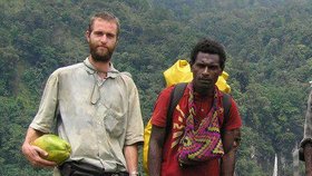 Pokluda měl na Papui-Nové Guinei řadu přátel