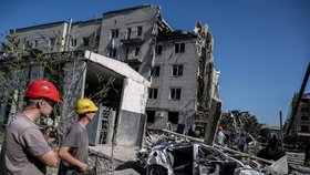 Pokrovsk, sídliště druhý den po ruském raketovém bombardování (8. 8. 2023)