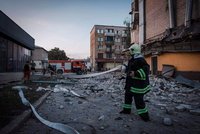 Osm obětí po ruském útoku v Pokrokovsku: Mezi mrtvými jsou i dva záchranáři