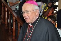 Další kněz pedofil! Zatkli ho přímo ve Vatikánu