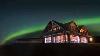 Unikátní hotely s výhledem na polární záři. Je mezi nimi i skleněné iglú