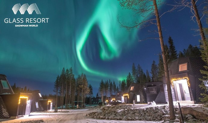 Glass Resort se nachází v Rovaniemi v Santa Clausově vesničce ve Finsku. Na hosty tu krom polární záře čekají apartmány s francouzskými okny, sauna a soukromá venkovní vířivka.