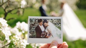 Svatební hit: Okamžité fotografie na svatbě nesmí chybět!