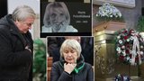 7 nej momentů z pohřbu Marie Poledňákové (†81): Zdrcená Eliška Balzerová, přiznání Harapese a tajemné květy na rakvi