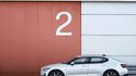 Polestar patří pod značku Volvo Car Group, kterou ovládá čínská automobilka Zhejiang Geely Holding Group. Stávající investoři, včetně například herce Leonarda DiCapria, dostanou v rámci dohody SPAC možnost nové investice ve výši 250 milionů dolarů.