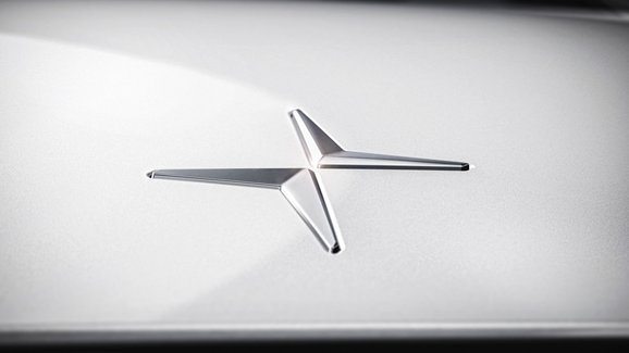 Polestar má zakázáno používat ve Francii své logo, prý se podobá Citroënu