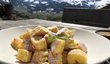 Císařský trhanec z nadýchaného sladkého těsta je specialitou rakouské kuchyně