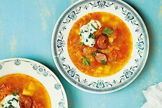 Recepty na polévky, které nikdy nezklamou: Bramboračka, zelňačka a česnečka