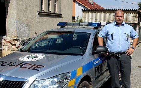 Policista David z Třemošné svým hrdinstvím zachránil zřejmě životy pěti lidí.