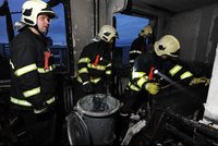 Složky IZS zaměstnal v Praze požár bytu