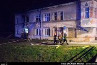 VIDEO: Při požáru ubytovny v Opavě se zranilo 10 lidí