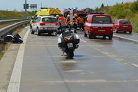 Při nehodě motocyklu na Pražském okruhu zemřel člověk