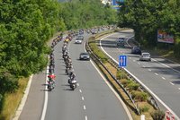 Členové Hells Angels vyrazili z Prahy na spanilou jízdu