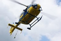 Motorkář na Ostravsku spadl v terénu ze svého stroje, nepomohla mu ani posádka vrtulníku LZS