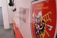 Českotěšínští hasiči zachraňovali zraněného muže na lešení