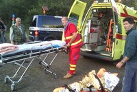 Německý senior na túře upadl a vážně se zranil, pomohli mu záchranáři