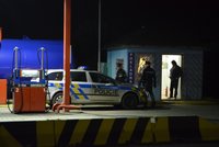 Ozbrojený lupič přepadl čerpací stanici ve Vestci u Prahy
