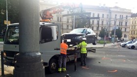 Řidič BMW zabil 21letou dívku, od nehody utekl