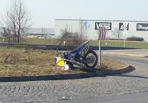 Složky IZS zasahovaly u nehody motocyklu s osobním vozem