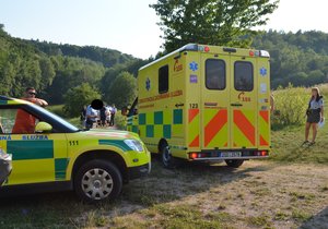 Postiženého muže hledali policisté i potápěči, nalezl ho psovod PČR