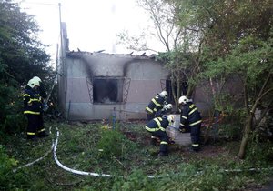 Při zásahu u požáru domu nalezli hasiči na Přerovsku lidské tělo