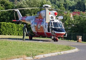 Při dopravní nehodě zemřela žena, dítě transportoval vrtulník do nemocnice