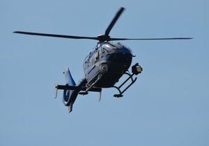 Pátrání po nemocné seniorce mělo šťastný konec, zapojen byl také vrtulník