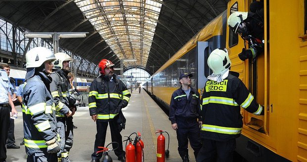 Hasiči zasahovali u požáru na Hlavním nádraží v Praze