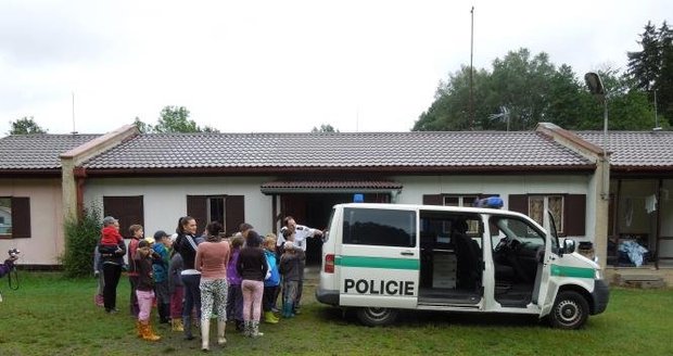 Policisté na Chrudimsku zavítali na dětský tábor