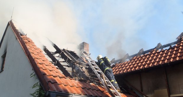 Požár domu na Příbramsku způsobil škodu za 1,5 miliónu